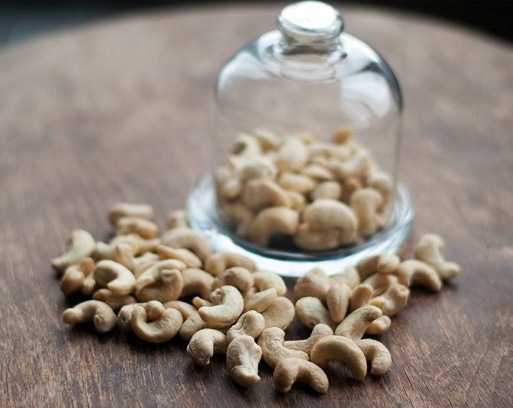 Raw Whole Cashews 18 lbs Q622
