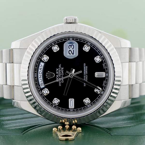 Silver Diamond Scale 41mm Watch D558