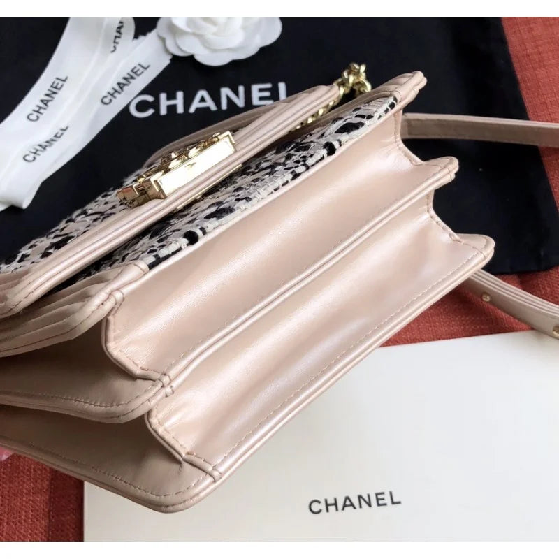 Chanel Handbag W388727