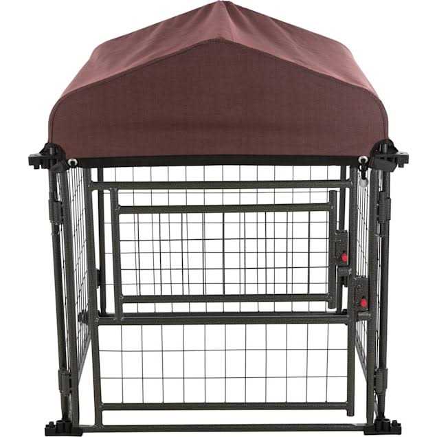 Deluxe Outdoor Dog Kennel with Cover O514