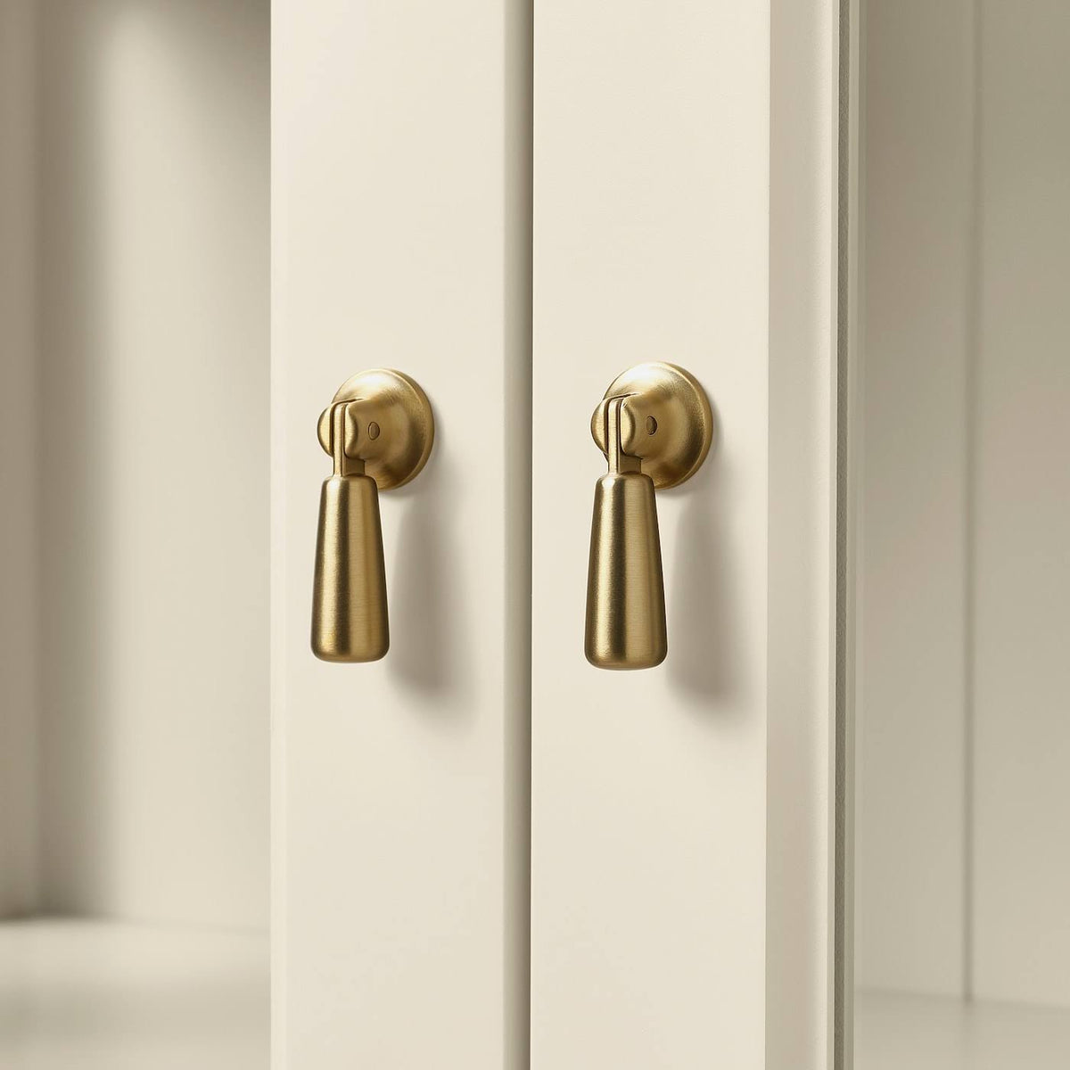 Light Beige Cabinet with Glass Doors E48340