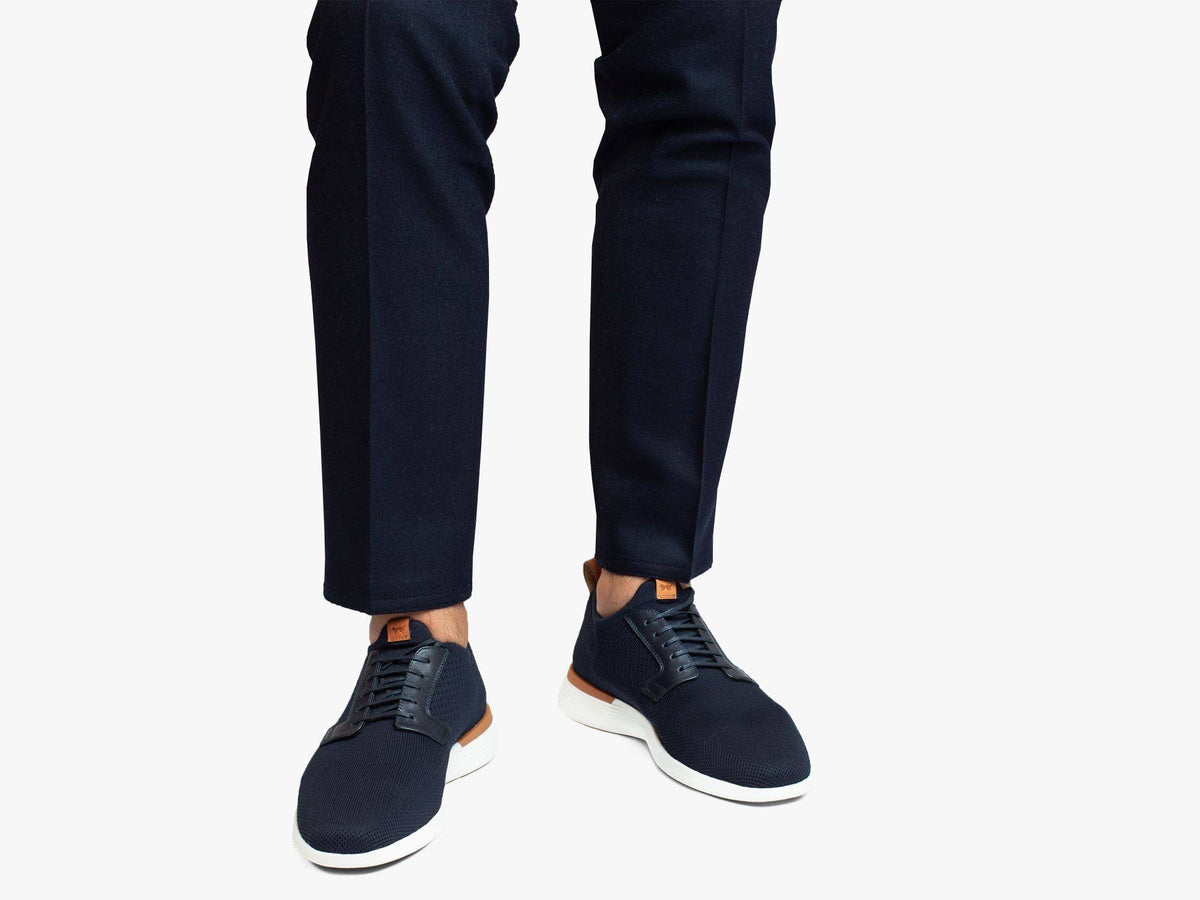 Black / Black / M 6 / W 8 Shoes M226
