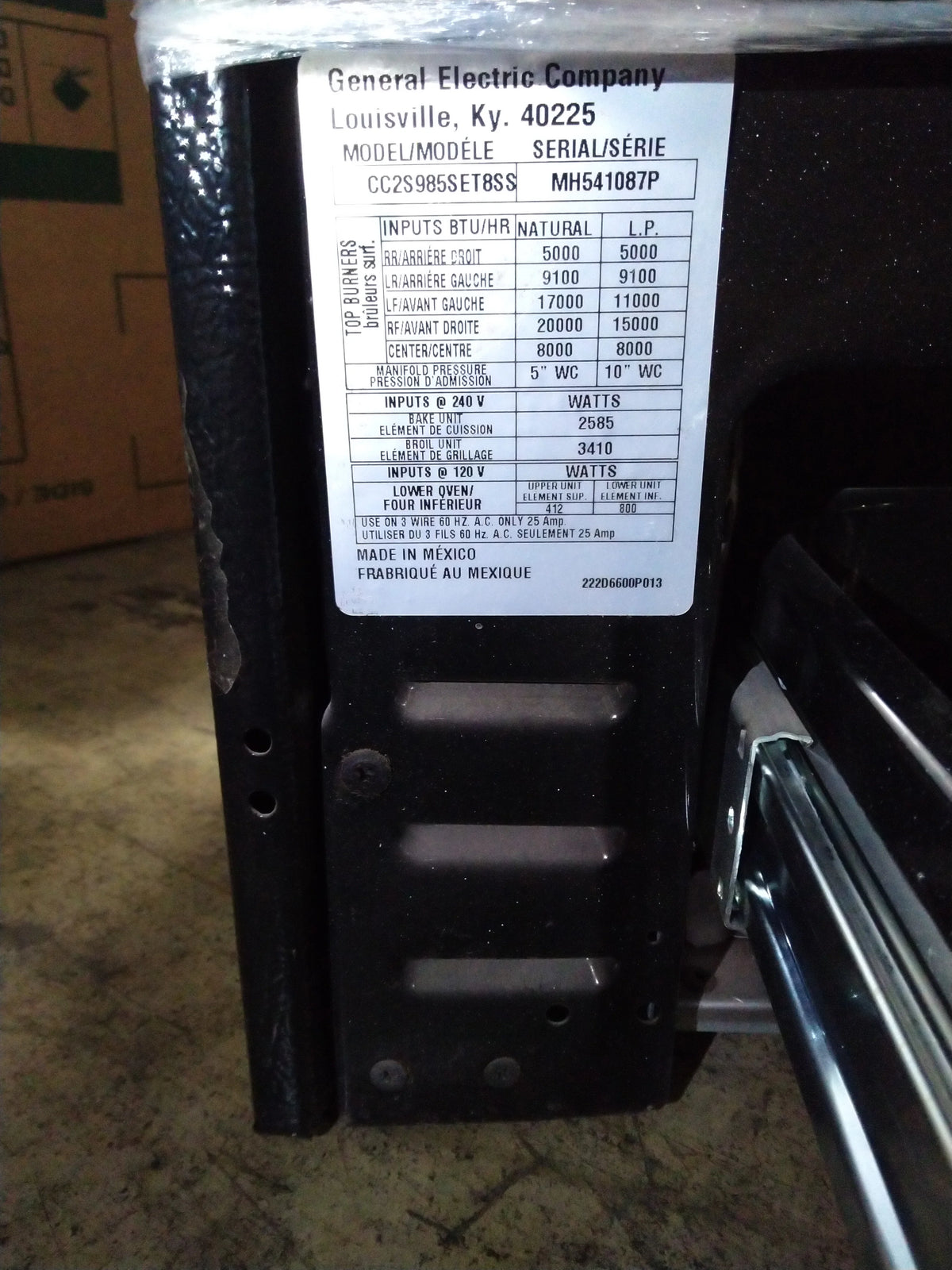 Slide-In Front Control Dual-Fuel Range with Baking Drawer Z977387