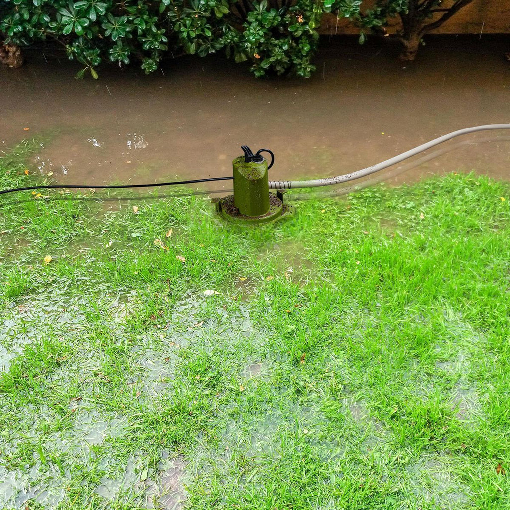 1/8 HP Multidirectional Submersible Utility Pump Z638