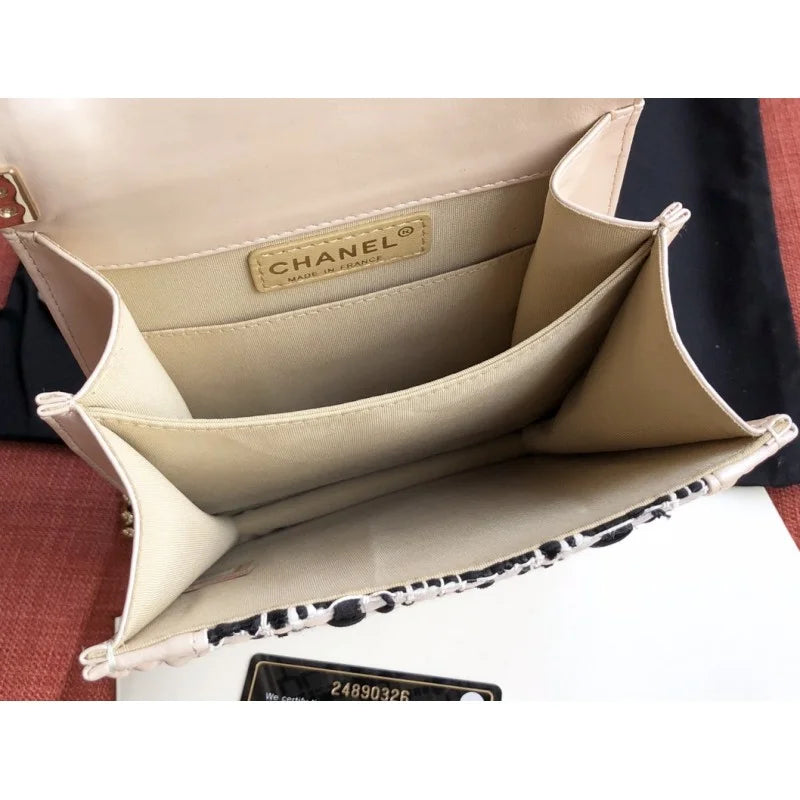 Chanel Handbag W388727