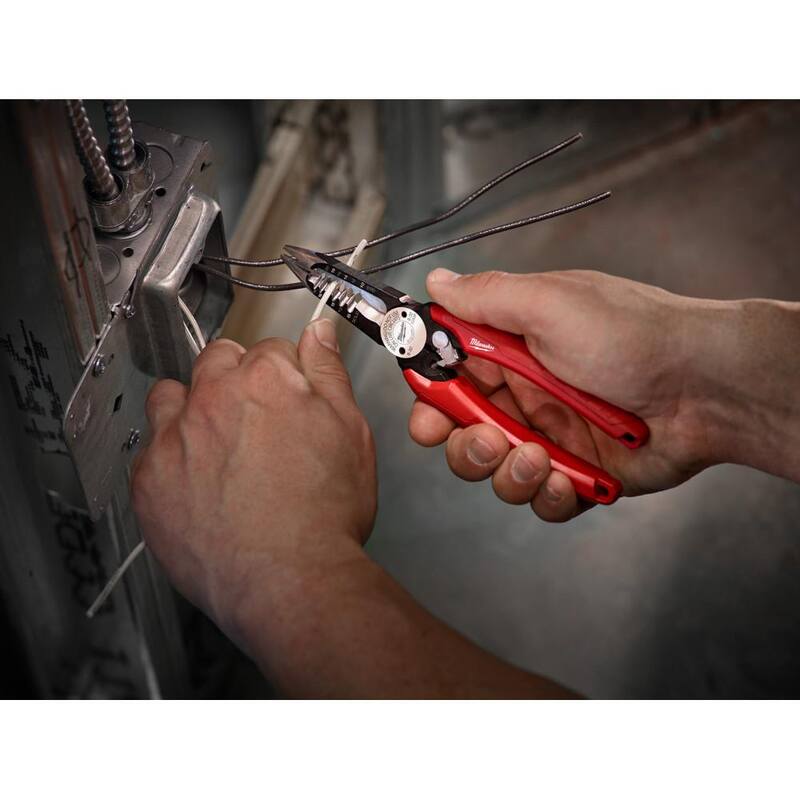 Compact Tape Measure with Pliers M75097